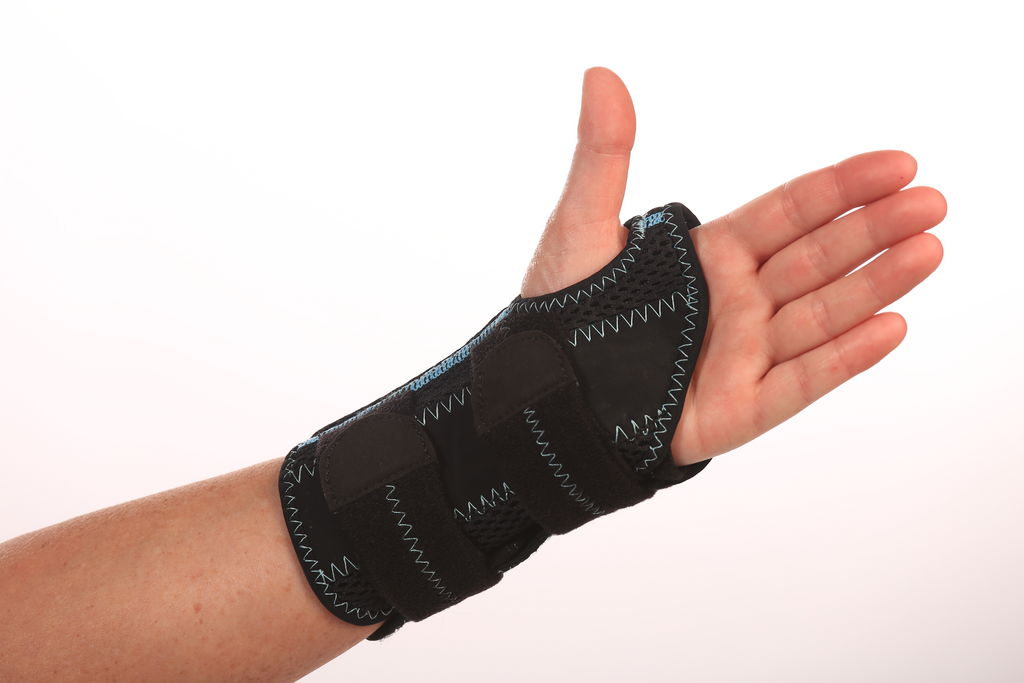 WRIST BRACE